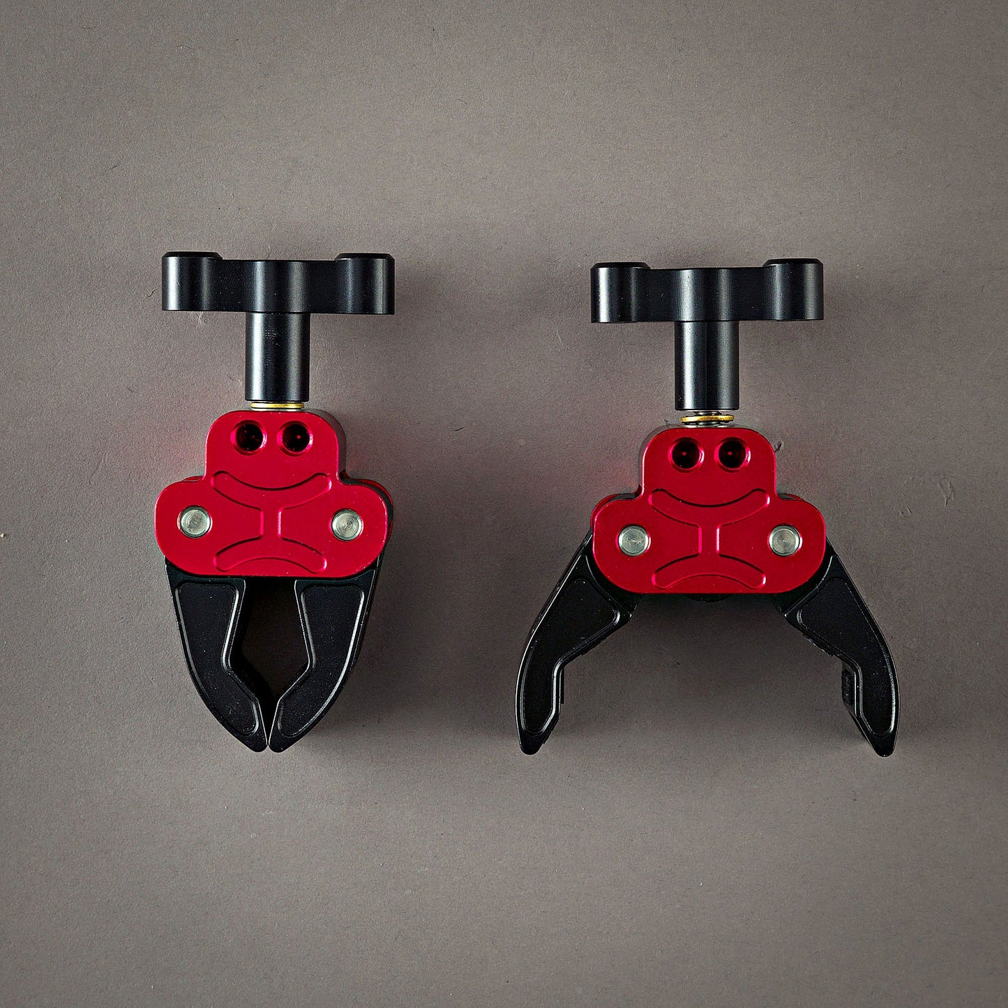 UNIVERSAL CLAMP