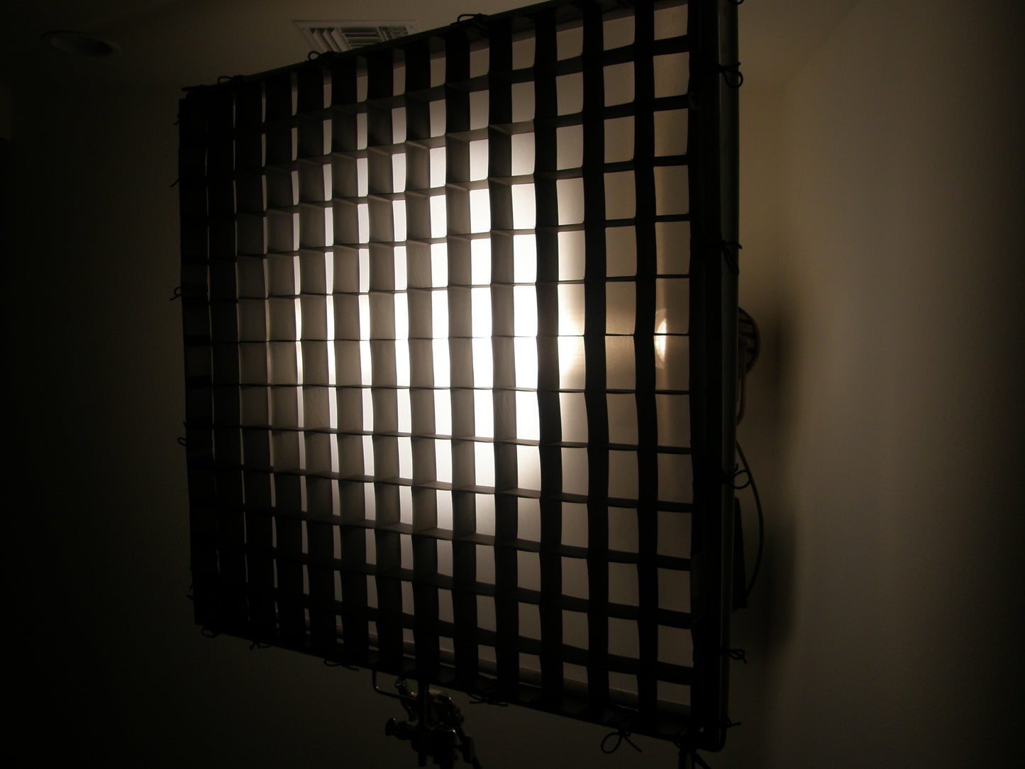 8' X 8' Fabric Egg Crate, 50° w/ Case