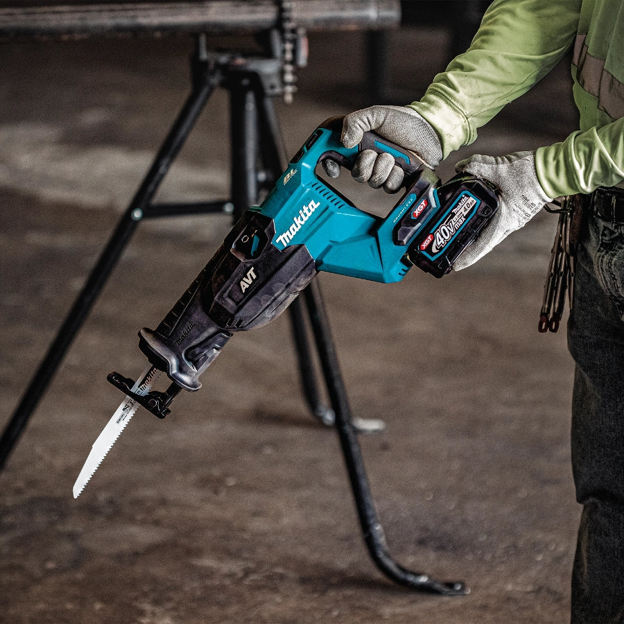 Makita GRJ02M1 40V max XGT® Brushless Cordless AVT® Orbital Recipro Saw Kit (4.0Ah) - Grip Support Store